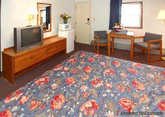 Econo Lodge Saint Albans Room photo